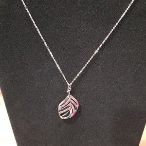 NWT Paparazzi Silver Chain W/ Pink & Silver Feather Long Necklace & Earring Set